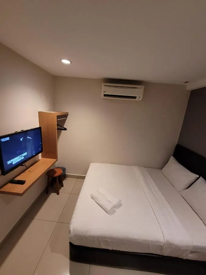 New Eastern Hotel ile iletişim